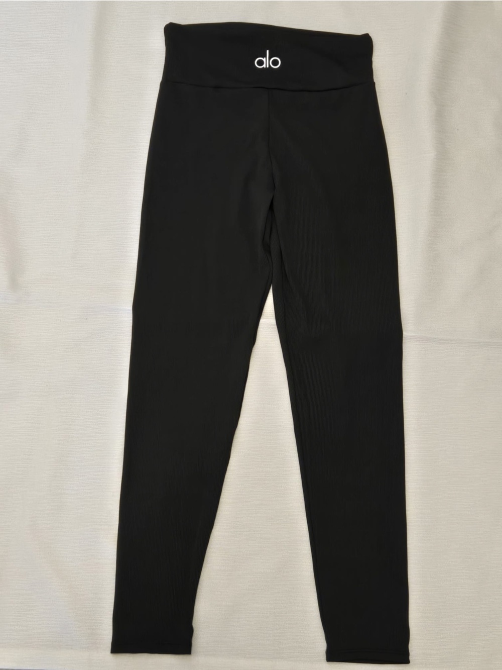 Women’s Yoga Black High-Rise Leggings with Center alo Logo